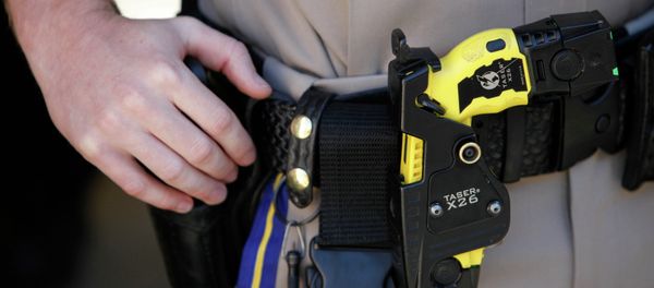 Teen Who Suffers From Seizures Sues Cops for Tasing Her Repeatedly Teen Who Suffers From Seizures Sues Cops for Tasing Her Repeatedly - Sputnik International
