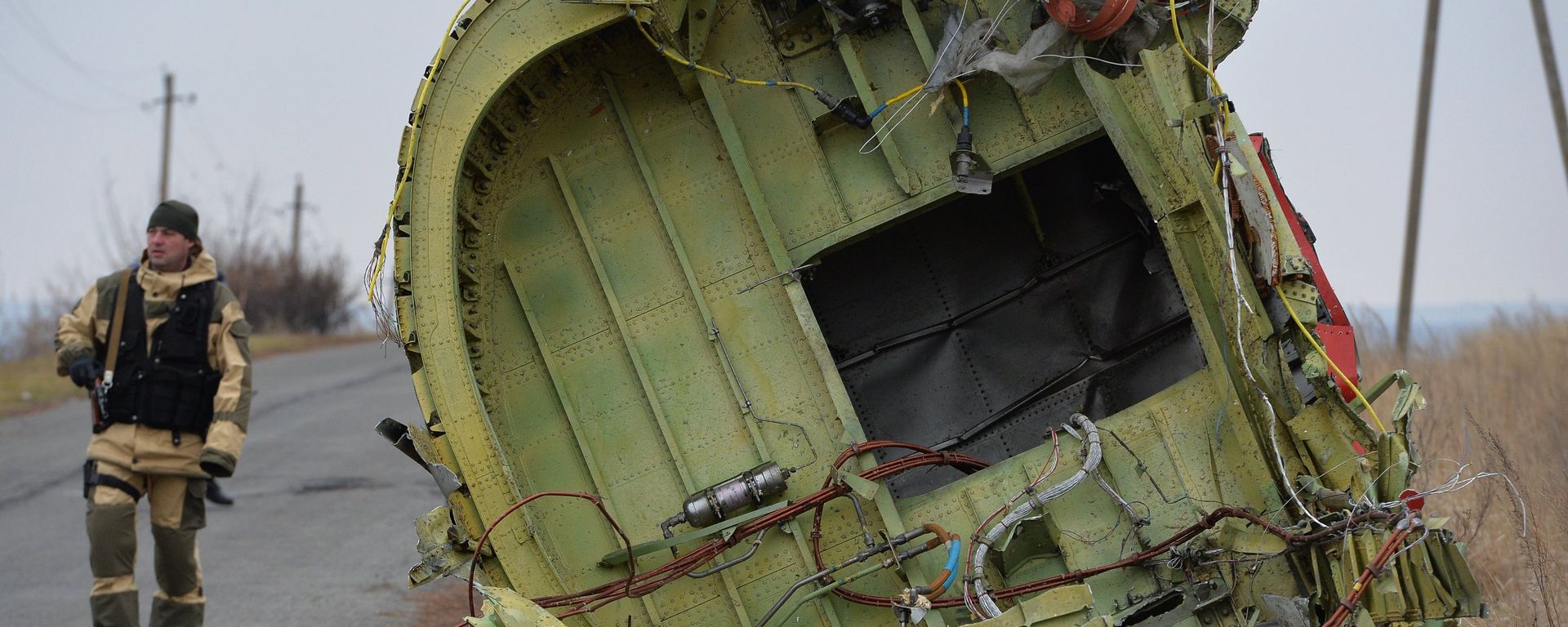 Dutch experts work at Malaysia Airlines Flight MH17 crash site - Sputnik International, 1920, 07.09.2021