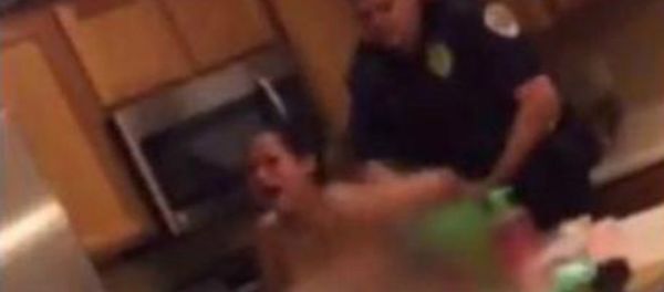 Cops Illegally Enter Woman's Home, Arrest Her Naked Cops Illegally Enter Woman's Home, Arrest Her Naked - Sputnik International