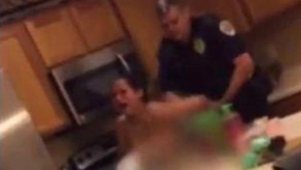 Cops Illegally Enter Woman's Home, Arrest Her Naked - Sputnik International