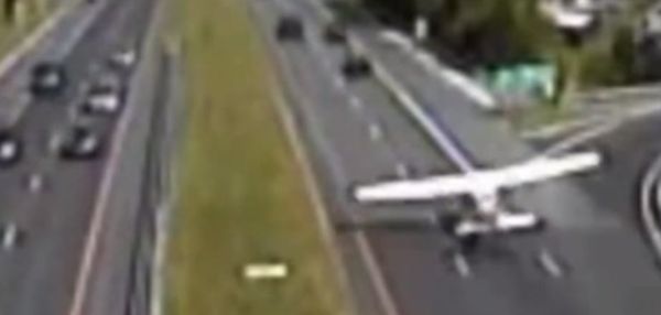 Small Plane Lands on NJ Highway Small Plane Lands on NJ Highway - Sputnik International