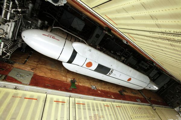 An air-to-surface cruise missile installed on a Tu-160 strategic bomber - Sputnik International