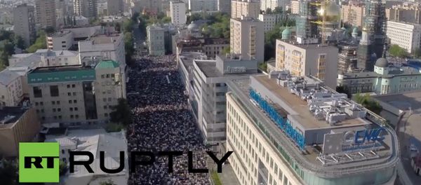 Russia: Drone captures massive Eid al-Fitr celebrations in Moscow Russia: Drone captures massive Eid al-Fitr celebrations in Moscow - Sputnik International