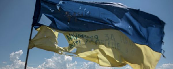 A Ukrainian flag flutters at the Ukrainian position in Marinka, near Donetsk, eastern Ukraine, Friday, June 5, 2015 A Ukrainian flag flutters at the Ukrainian position in Marinka, near Donetsk, eastern Ukraine, Friday, June 5, 2015 - Sputnik International