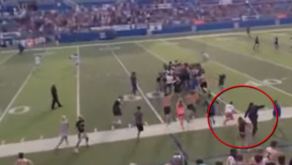 Texas Cop Who Tripped Students Suspended Indefinitely - Sputnik International