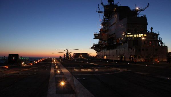 Flight Deck of Vikramaditya Aircraft Carrier - Sputnik International