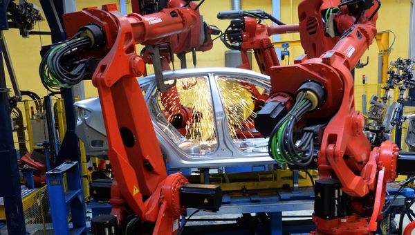 In a recent article for business journal Japan Business Press, Japanese journalist and Russia industrial goods trade specialist Sugahara Nobuo states that Russia is presently on course for an industrial revival, adding that Western sanctions have helped to 'breathe new life' into the country's machine-building sector. - Sputnik International
