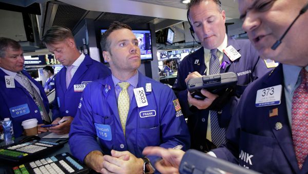 Traders Frank Masiello, center, and John Panin, right, talk about stock prices at the New York Stock Exchange, Tuesday, July 14, 2015 Traders Frank Masiello, center, and John Panin, right, talk about stock prices at the New York Stock Exchange, Tuesday, July 14, 2015 - Sputnik International