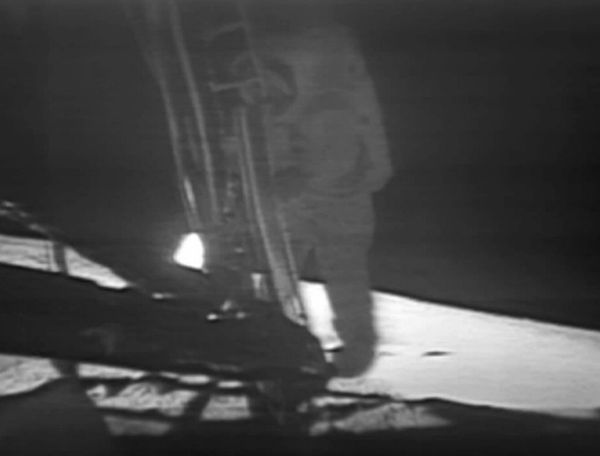 Apollo 11 - Sputnik International