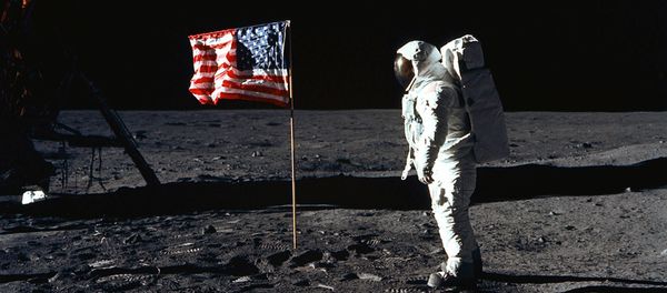 Apollo 11 - Sputnik International