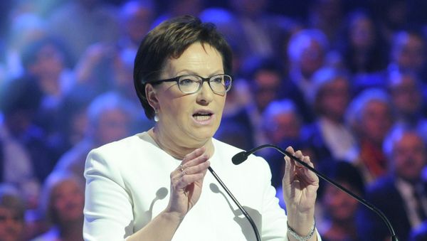 Polish Prime Minister Ewa Kopacz speaks to supporters during the convention of the ruling Civic Platform party ahead of the fall parliamentary elections, in Warsaw, Poland. - Sputnik International