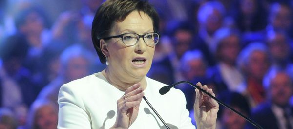 Polish Prime Minister Ewa Kopacz speaks to supporters during the convention of the ruling Civic Platform party ahead of the fall parliamentary elections, in Warsaw, Poland. - Sputnik International