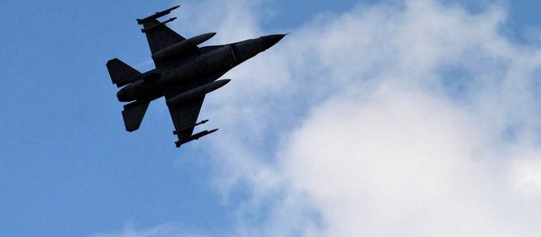 A Turkish fighter jet flies above the Incirlik airbase, southern Turkey. A Turkish fighter jet flies above the Incirlik airbase, southern Turkey. - Sputnik International