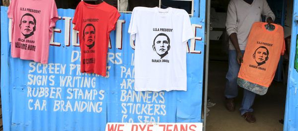 A t-shirt newly printed with the image of U.S. President Barack Obama, ahead of his scheduled state visit, in Kenya's capital Nairobi July 23, 2015. - Sputnik International