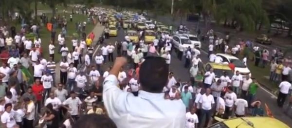 Rio taxi drivers protest against Uber - Sputnik International