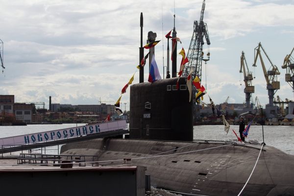 Official ceremony of raising Russian Navy colors on Novorossiysk diesel-electric submarine - Sputnik International