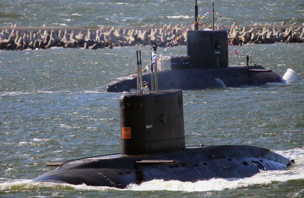 The submarines Vyborg, foreground and Stary Oskol The submarines Vyborg, foreground and Stary Oskol - Sputnik International