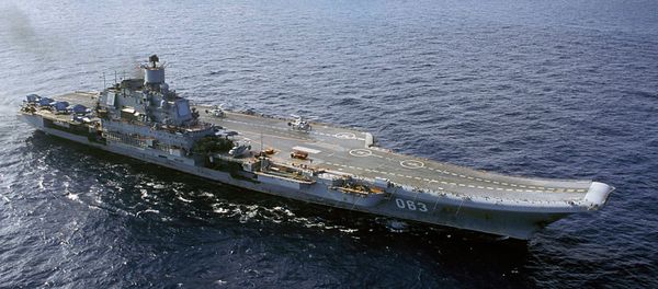 In this file photo from 2004, the Russian Navy's Admiral Kuznetsov aircraft carrier is seen in the Barents Sea, Russia - Sputnik International