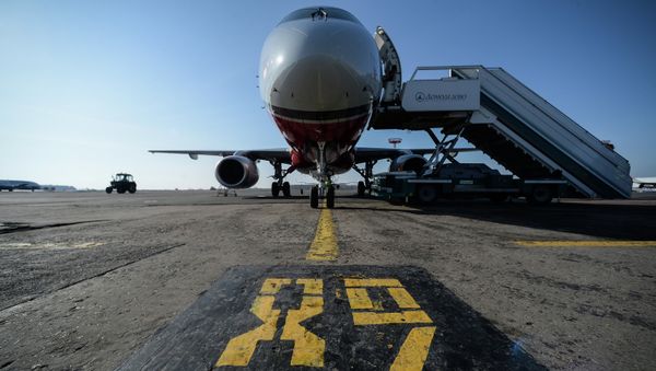 Sukhoi Superject 100 (SSJ-100) at the Domodedovo airport - Sputnik International