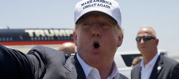 Republican presidential candidate Donald Trump talks to reporters as he arrives in Laredo, Texas July 23, 2015 Republican presidential candidate Donald Trump talks to reporters as he arrives in Laredo, Texas July 23, 2015 - Sputnik International