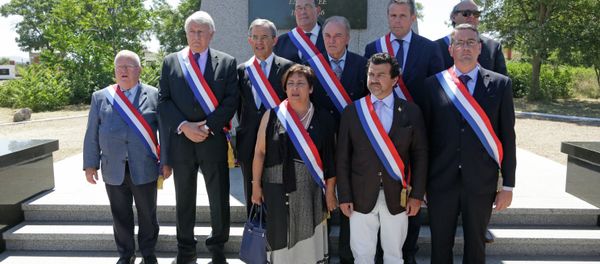 French MPs delegation visits Sevastopol - Sputnik International