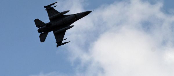 A Turkish fighter jet flies above the Incirlik airbase in southern Turkey. A Turkish fighter jet flies above the Incirlik airbase in southern Turkey. - Sputnik International