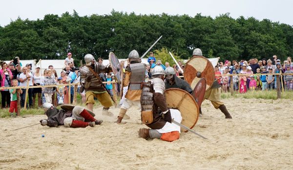 By The Hammer of Thor: Vikings Descend on Russia's Kaliningrad Region - Sputnik International