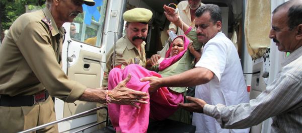 An Indian civilian woman injured on the India Pakistan border. An Indian civilian woman injured on the India Pakistan border. - Sputnik International