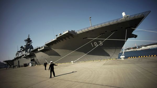 Destroyer Izumo of Japan's Maritime Self-Defense Force (JMSDF) in Yokosuka, south of Tokyo - Sputnik International