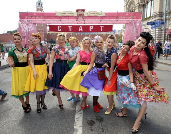 Soviet Style Icons: Retro Car Rally on Red Square - Sputnik International