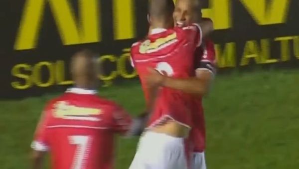 Rivaldo 43 years old and his son Rivaldinho scored Goals in the same game Mogi Mirim 3x1 Macaé 2015 - Sputnik International