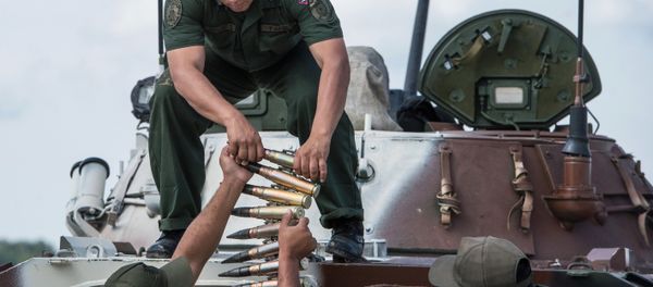 Soldiers from Venezuela take part in training sessions during the International Army Games-2015 at the Alabino training center in the Moscow Region Soldiers from Venezuela take part in training sessions during the International Army Games-2015 at the Alabino training center in the Moscow Region - Sputnik International