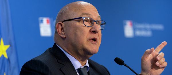French Finance Minister Michel Sapin speaks during a media conference at the EU Council building in Brussels French Finance Minister Michel Sapin speaks during a media conference at the EU Council building in Brussels - Sputnik International