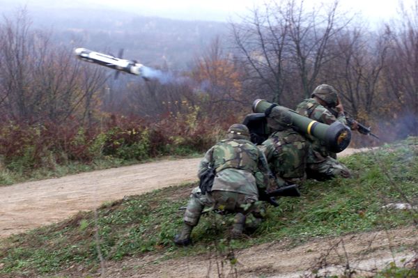 This 18 November 2000 DOD filer shows Corporal Allen Dantes, a Manila, Philippines native and Private First Class Ric Johnson, Newark N.J. native, both from Javelin Platoon, Weapons Company, Battalion Landing Team 2/2, 26th Marine Expeditionary Unit (Special Operations Capable), launching the first Javelin Missile ever to fired by deployed MEU during Exercise Slunj 2000 in Croatia This 18 November 2000 DOD filer shows Corporal Allen Dantes, a Manila, Philippines native and Private First Class Ric Johnson, Newark N.J. native, both from Javelin Platoon, Weapons Company, Battalion Landing Team 2/2, 26th Marine Expeditionary Unit (Special Operations Capable), launching the first Javelin Missile ever to fired by deployed MEU during Exercise Slunj 2000 in Croatia - Sputnik International