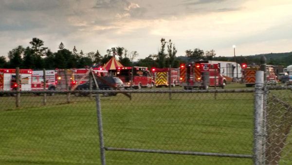 Officers surround the scene of a tent collapse in Lancaster, N.H., Monday, Aug. 3, 2015 - Sputnik International