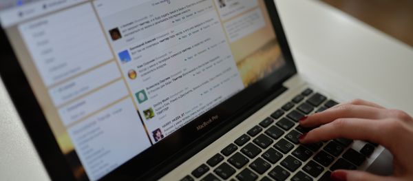 Twitter page in browser window - Sputnik International