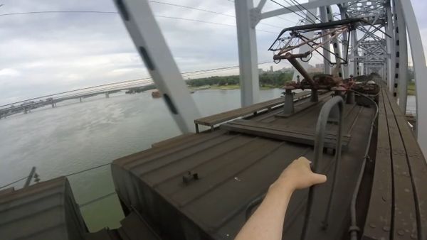 Roofriding - Sputnik International