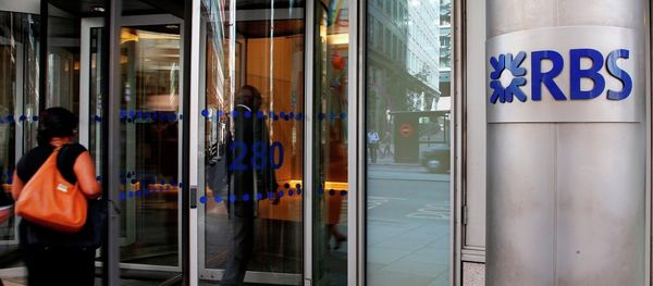 Employees walk into the Royal Bank of Scotland headquarters in the City of London, Tuesday, Aug. 4, 2015. Employees walk into the Royal Bank of Scotland headquarters in the City of London, Tuesday, Aug. 4, 2015. - Sputnik International