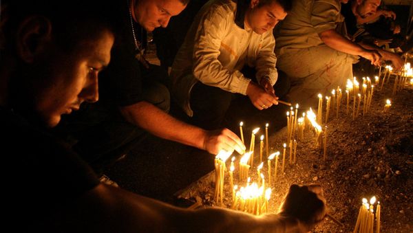 Croatian Orthodox Serbs, light candles in the western Bosnian town of Banja Luka for victims of the Croatian military operation Oluja conducted in the summer of 1995. File photo - Sputnik International