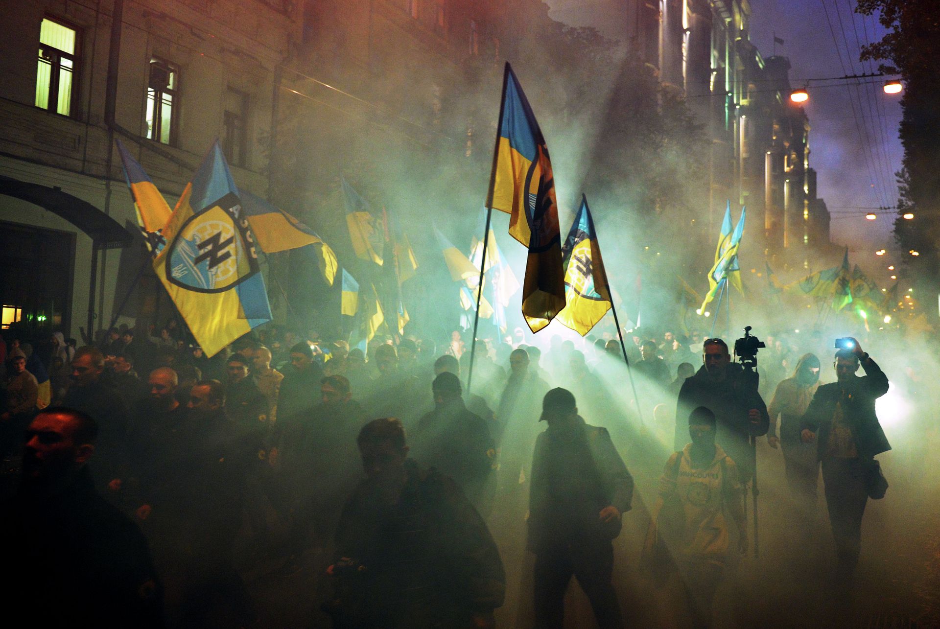 Ukrainian nationalists and servicemen of the Azov battalion demonstrate in Kiev. File photo Ukrainian nationalists and servicemen of the Azov battalion demonstrate in Kiev. File photo - Sputnik International, 1920, 26.02.2022