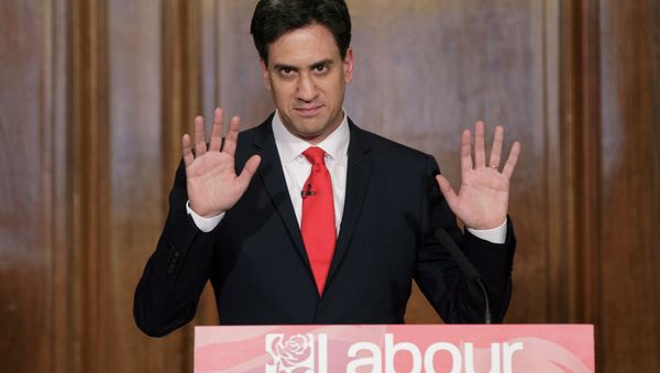 Former Labour Party leader Ed Miliband delivers his resignation at a press conference in Westminster, London, Friday, May 8, 2015. - Sputnik International