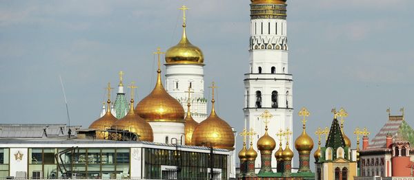 View of the Ivan the Great Belfry and the Moscow Kremlin's palaces and churches from the roof of the Lenin Russian State Library, Moscow - Sputnik International
