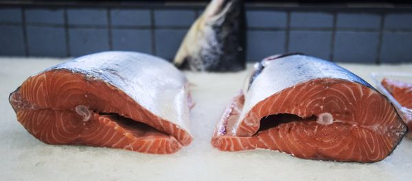 Cut fish in the sea food department at the Dorogomilovsky market in Moscow - Sputnik International