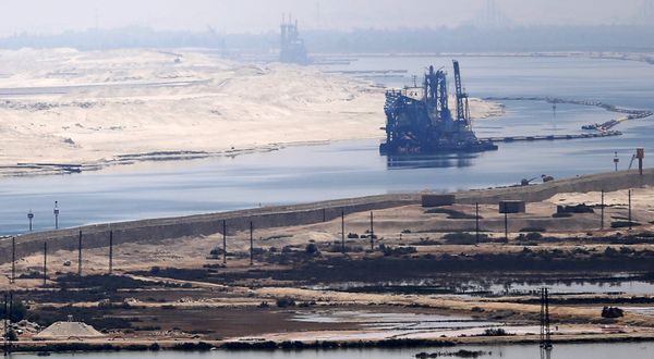 A general view of the Suez Canal from Al Salam Peace bridge on the Ismalia desert road before the opening ceremony of the New Suez Canal, in Egypt A general view of the Suez Canal from Al Salam Peace bridge on the Ismalia desert road before the opening ceremony of the New Suez Canal, in Egypt - Sputnik International