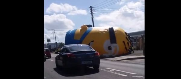 Giant Minion Attack in Dublin Giant Minion Attack in Dublin - Sputnik International
