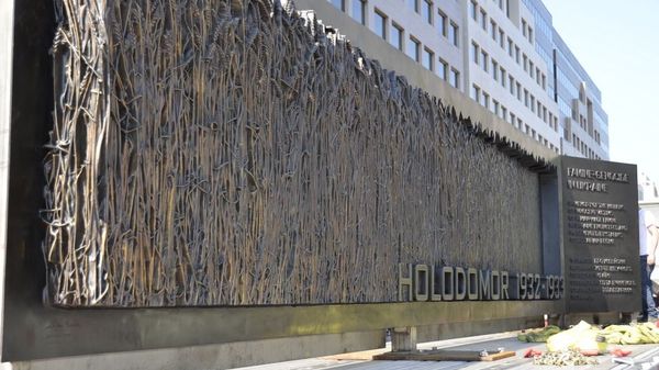 The sculpture of the Holodomor Memorial in Washington, DC - Sputnik International