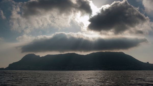 The rock of Gibraltar is seen from La Linea de la Concepcion, Spain - Sputnik International