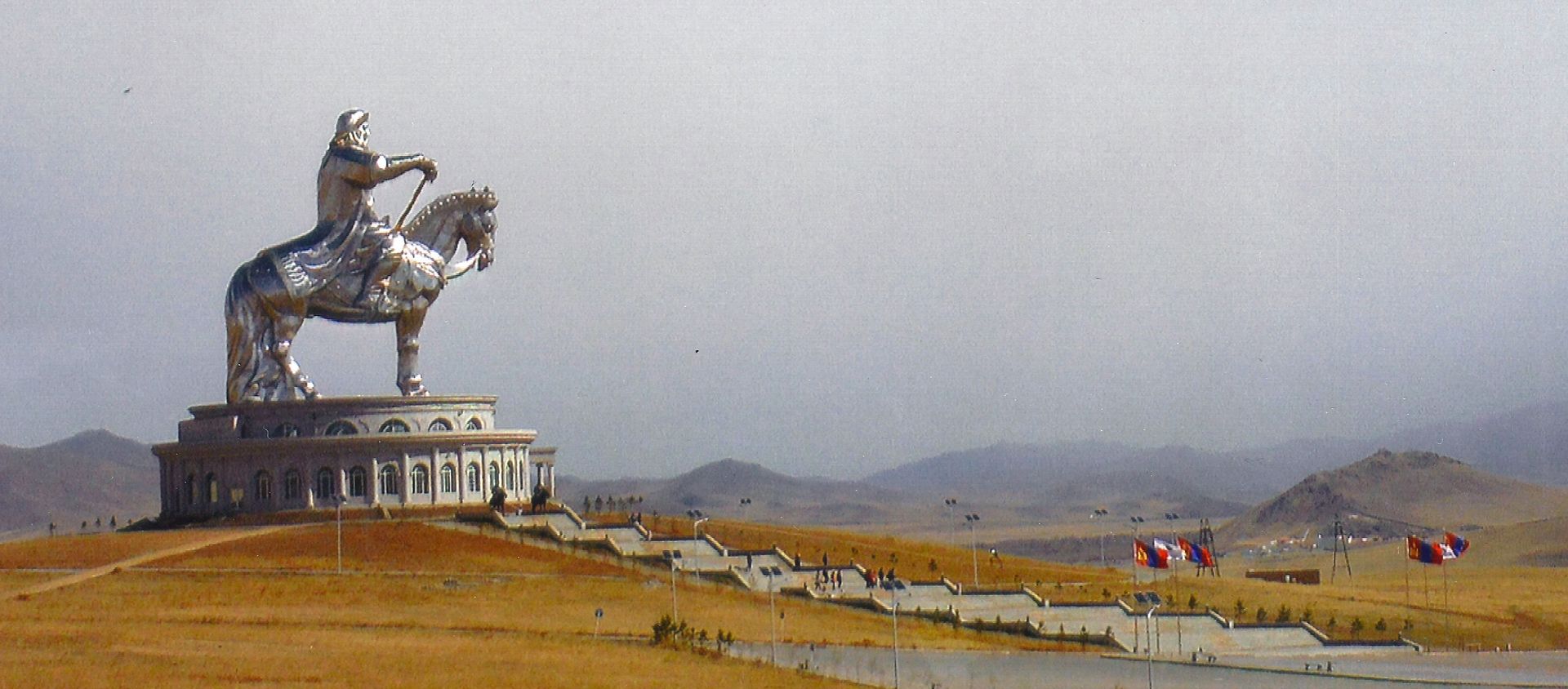 This May 1, 2015 photo shows the 40-metre (131-foot) tall Genghis Khan Equestrian Statue at the Genghis Khan Statue Complex 30 miles from Ulaanbaatar, Mongolia. This May 1, 2015 photo shows the 40-metre (131-foot) tall Genghis Khan Equestrian Statue at the Genghis Khan Statue Complex 30 miles from Ulaanbaatar, Mongolia. - Sputnik International, 1920, 15.03.2021