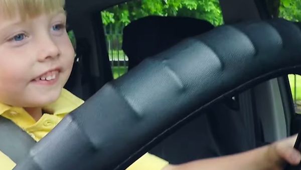 Hailo Three Year Old Taxi Driver - Sputnik International