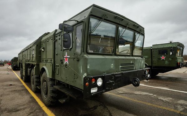 The Iskander SRBM, this one from the St. Petersburg garrison. - Sputnik International
